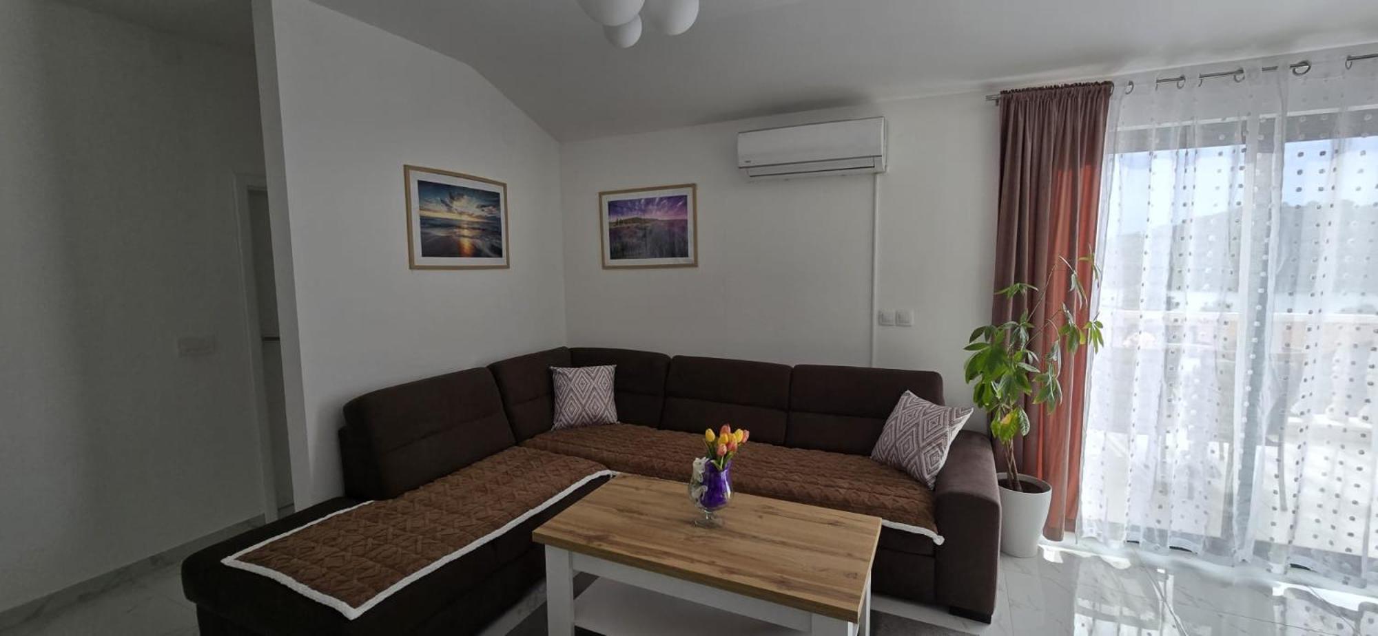 Apartman Grosic Brna Exteriör bild