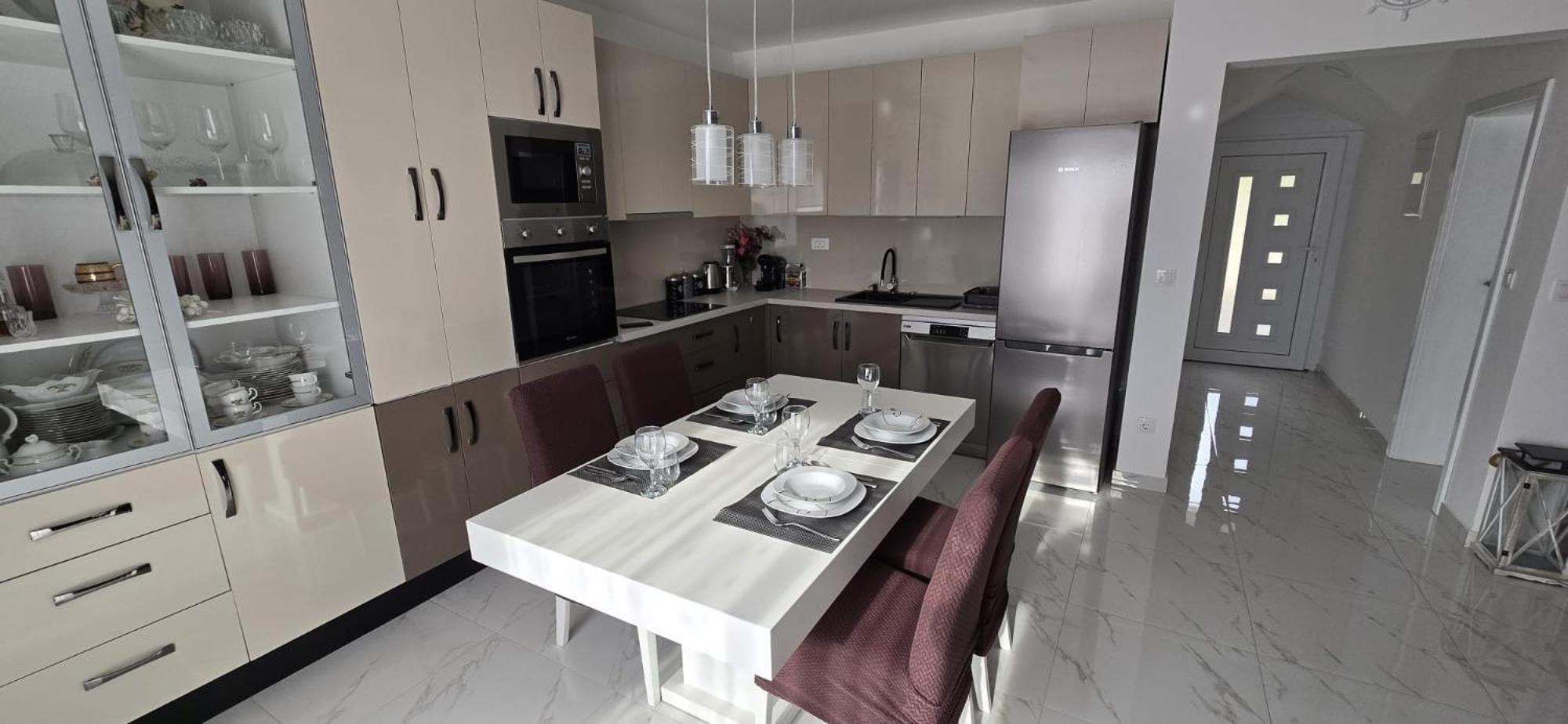 Apartman Grosic Brna Exteriör bild