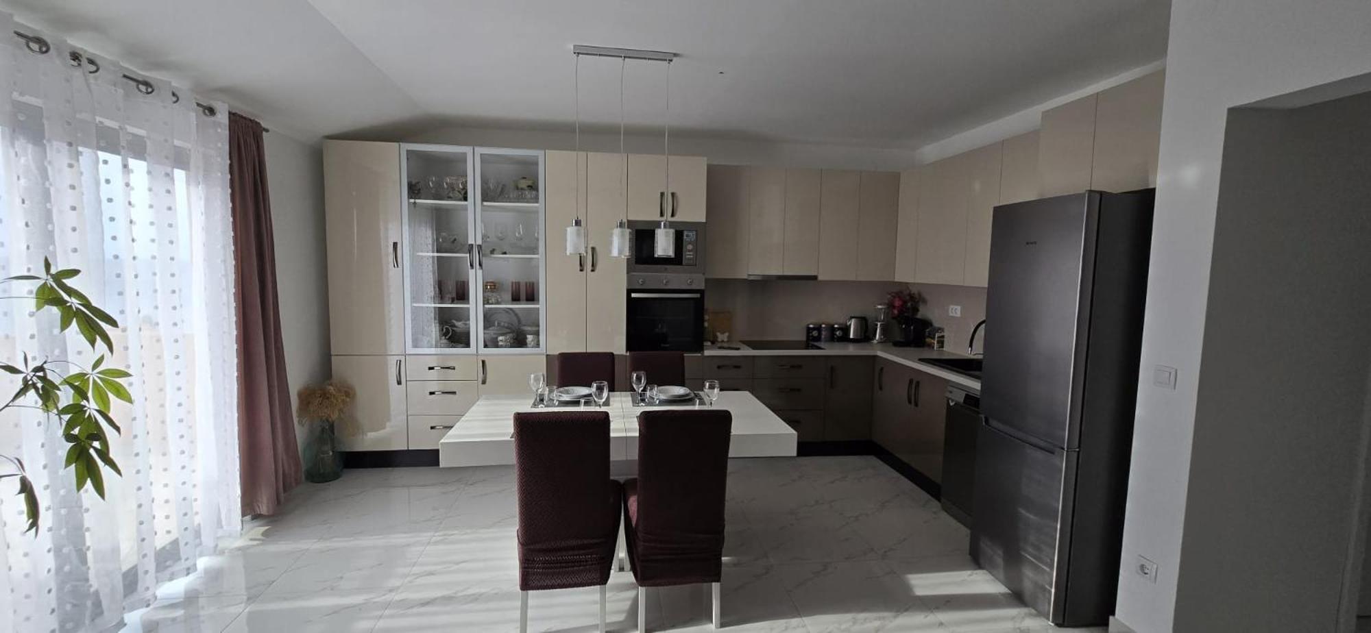 Apartman Grosic Brna Exteriör bild